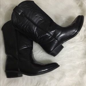 Black cowboy boots